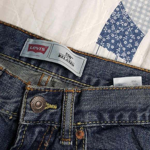 Red Tag Levi's 550 relaxed sz 10 (misstag SEE PIC - Picture 6 of 8